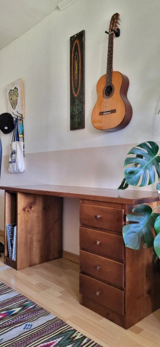 Escritorio de madera maciza (de pino)