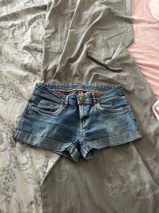 Shorts vaqueros tiro bajo