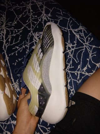 Yeezy 700 v2 Talla 44
