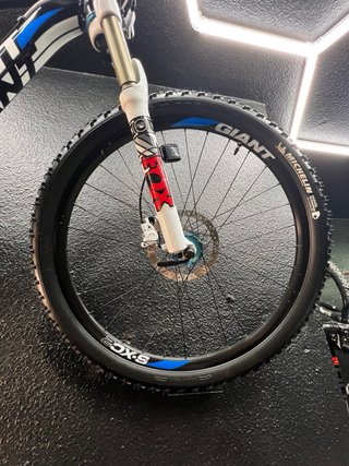 Bicicleta Giant Full Suspension