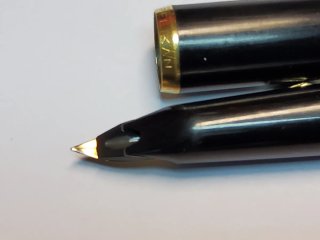 Penna stilografica Pelikan verde e nera