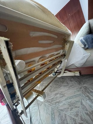 Cama articulada con mando a distancia
