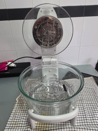 Freidora de aire y luz halógena