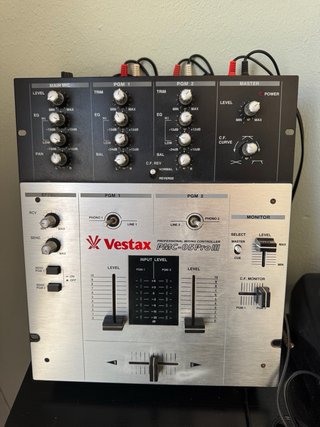Equipo DJ Numark tt500 y Vestax PMC-05 Pro III