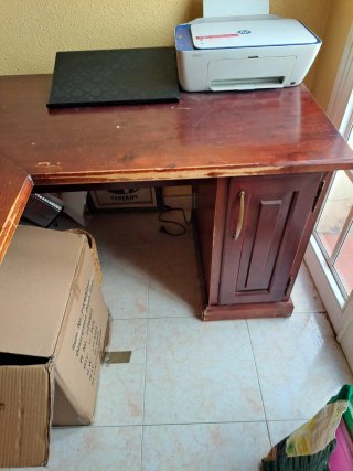 Mesa escritorio madera maciza L negociable