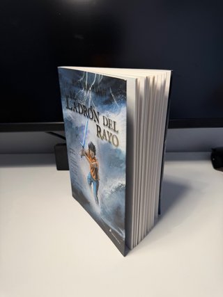 El ladrón del rayo. Novela gráfica / The Lightn...