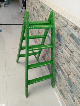 Escalera de tijera (autoestable)