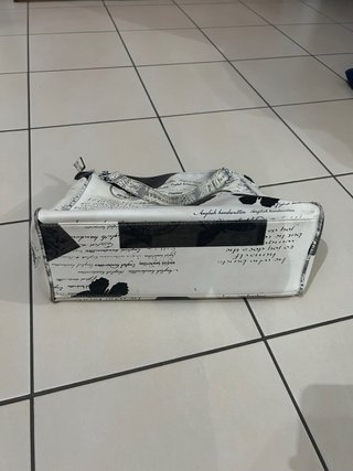 Borsa donna con scritte e farfalle