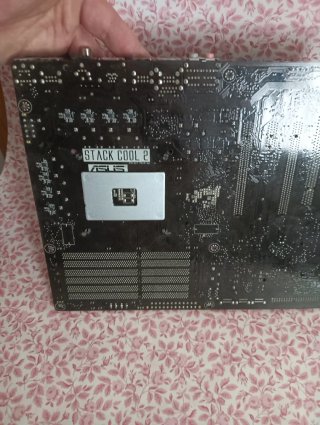 Placa Base ASUS con disipador y RAM