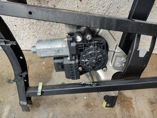 145332 ELEVALUNAS TRASERO DERECHO AUDI A6 BERLINA
