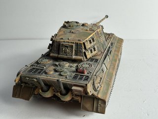 Tanque Tiger II Forces of Valor 1/32