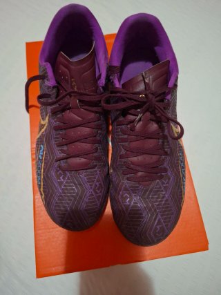 Botas de fútbol Nike multitacos moradas