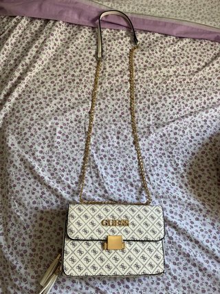Bolso Guess Beige y Dorado con Logo