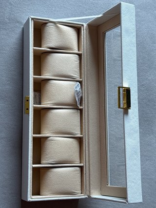 Organizador de relojes blanco y beige