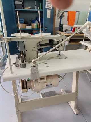 Máquina de coser triple arrastre FOMAX