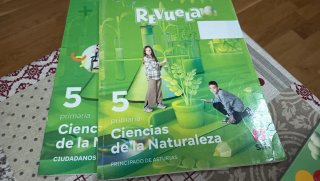 Libros 5 primaria. Buen estado.