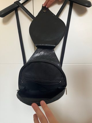 Mochila de piel negra auténtica