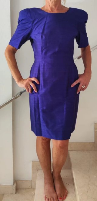 Vestido seda salvaje lila oscuro hecho a mano.