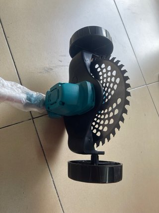 Decespugliatore  con ruote e asta telescopic