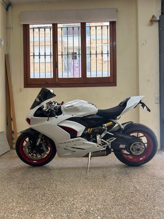 Ducati Panigale V2