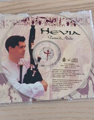 CD Hevia - Tierra de Nadie