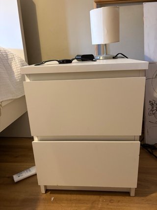 Cama 1.90m con 2 Mesitas de Noche