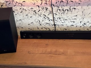 Barra de Sonido con subwoofer LG
