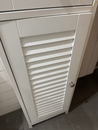 Armario de baño blanco