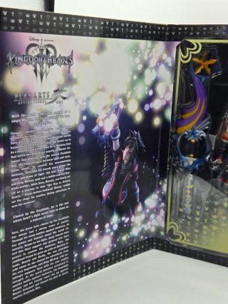 Kingdom Hearts III Sora Play Arts Kai Action Figur