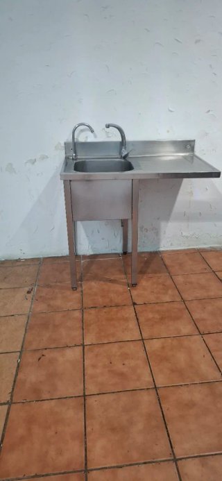 Fregadero industrial acero inoxidable con grifo