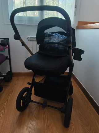 Carro bebé 4 en 1 Kinderkraft negro/dorado