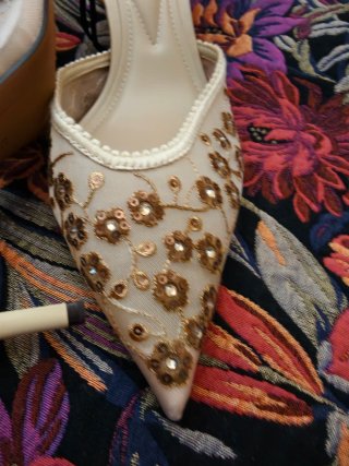Tacones Zara Beige y Dorado