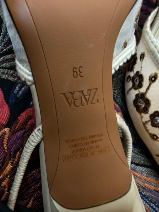 Tacones Zara Beige y Dorado