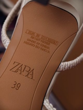 Tacones Zara Beige y Dorado