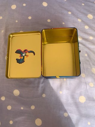 Caja metálica Pokémon + 350 cartas