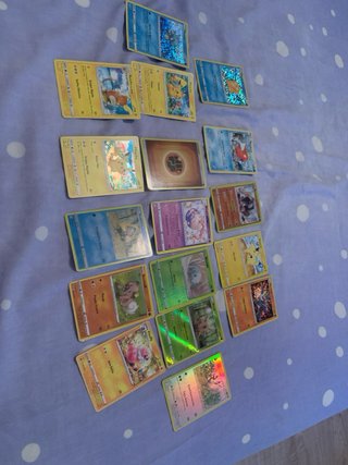 Caja metálica Pokémon + 350 cartas