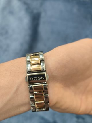 Reloj Hugo Boss bicolor dorado y plateado
