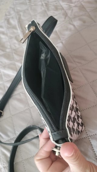 Bolso de cuadros blanco y negro