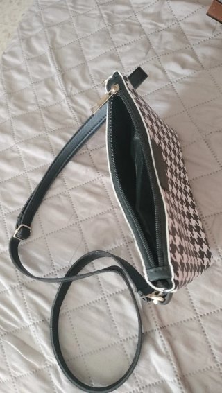 Bolso de cuadros blanco y negro