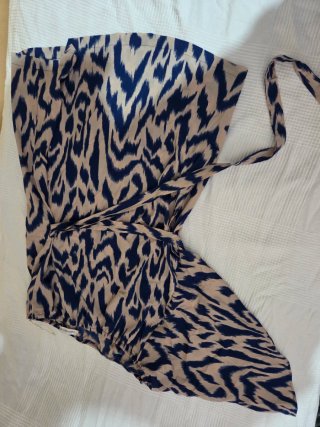 Blusa hombro único estampado animal print
