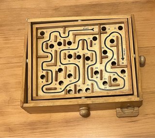 Juego de laberinto de madera antiguo