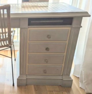 Scrivania in stile francese in legno massello