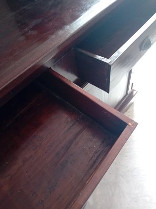 Aparador de madera maciza