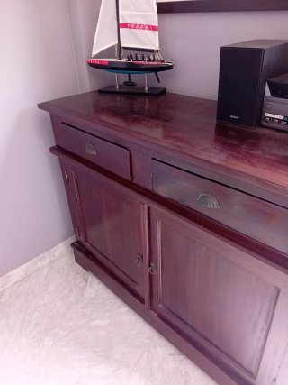 Aparador de madera maciza