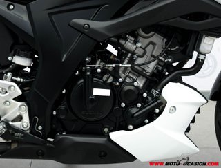 SUZUKI GSX-S 125 -APTA B Y A1-