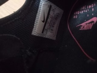 Zapatillas Nike Negras y Rojas