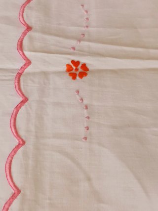 Lenzuolo matrimoniale ricamato a mano