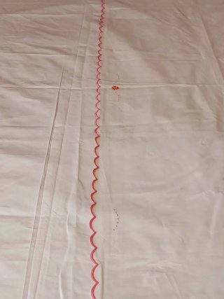 Lenzuolo matrimoniale ricamato a mano