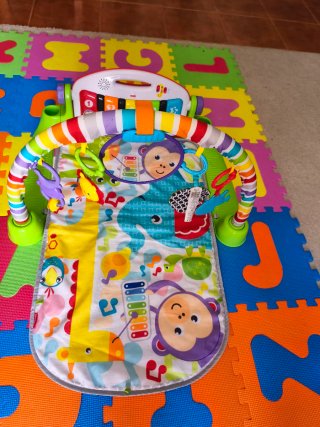 Gimnasio-Piano Fisher-Price Pataditas GXC37