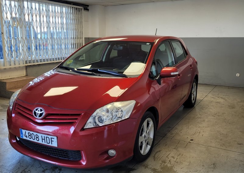 Toyota Auris 1.4 D-4D Active 3p 2011
